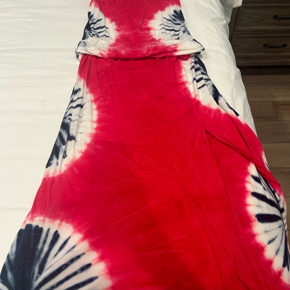 Beautiful red white and blue dress, comfy and casual. Super cute! - Picture 3 of 3